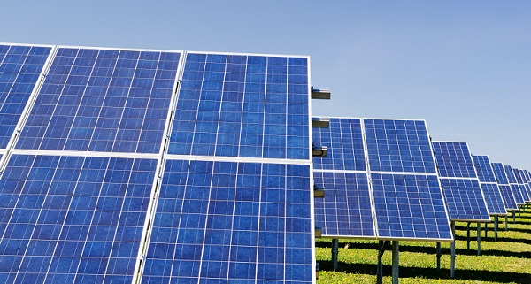 Companiile, atat IMM, mari, dar si nou infiintate, pot accesa pana la 30 milioane euro pentru investitii in domeniul energiei solare si eoliene, din PNRR