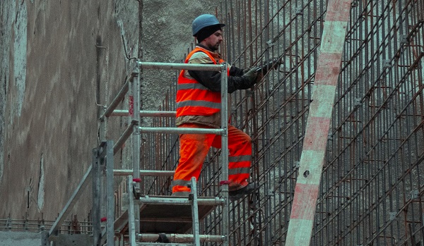 Prevenirea accidentelor de munca. De ce este necesar ca angajatorul sa controleze lucratorii?